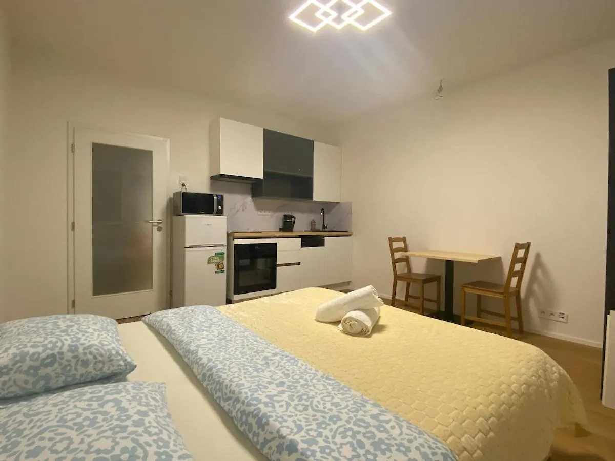 Apartment, 5Min Downtown برنو